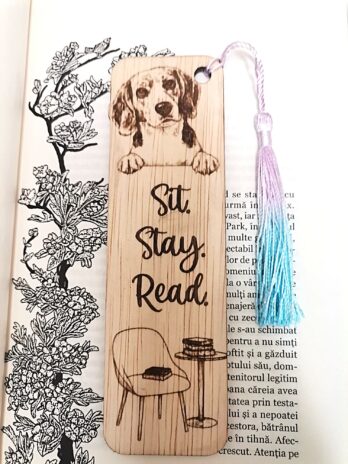 Semn de carte Beagle gravat pe lemn