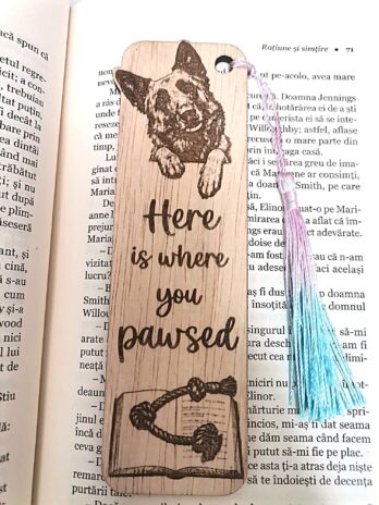 Semn de carte Dutch Shepherd gravat pe lemn