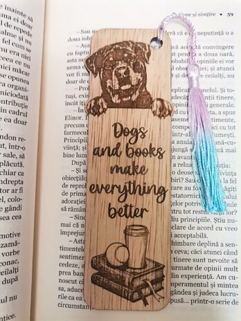 Semn de carte Rottweiler gravat pe lemn